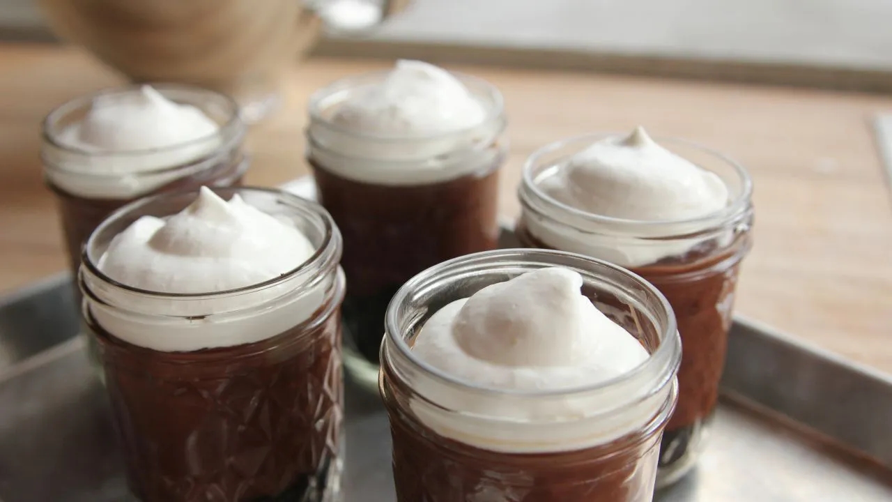 Jak zrobić pudding czekoladowy – prosty przepis na pyszny deser