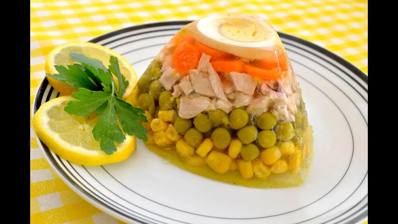 Jak zrobić galaretę z kurczaka, by zachwycić gości na przyjęciu