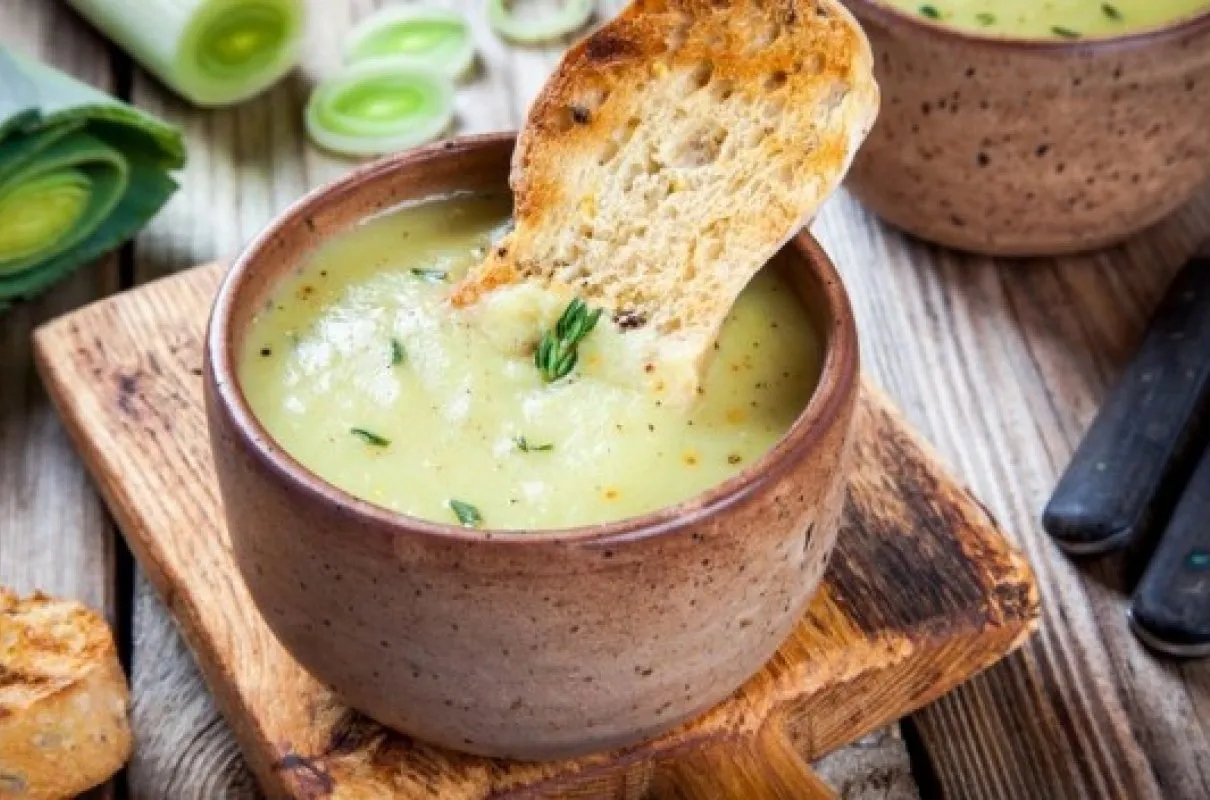 Jak zabielić zupę mlekiem, aby uniknąć zwarzenia i uzyskać kremowość