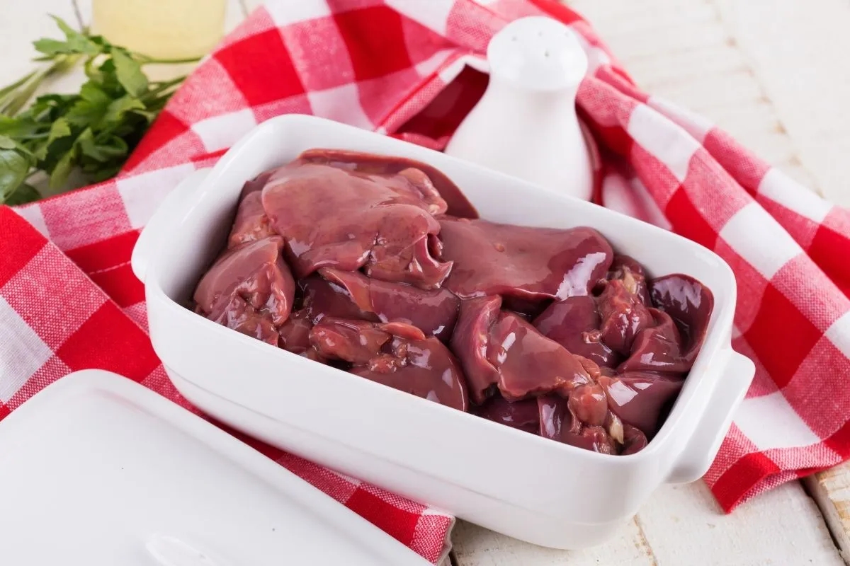 Ile kosztuje wątróbka drobiowa? Ceny w sklepach, które zaskakują