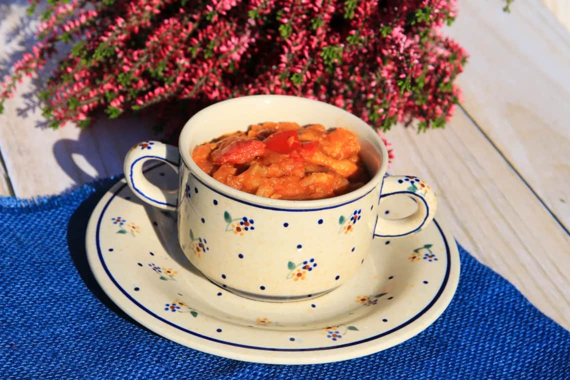 Szybki i smaczny bogracz drobiowy – idealne danie na obiad